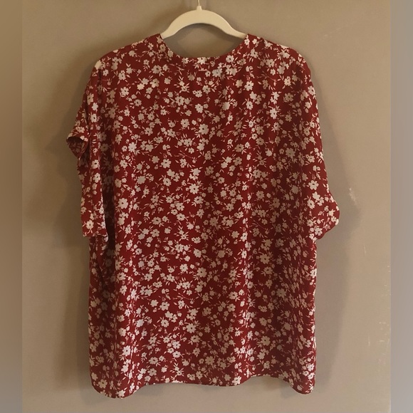 Plus Size Floral Blouse - Picture 6 of 6